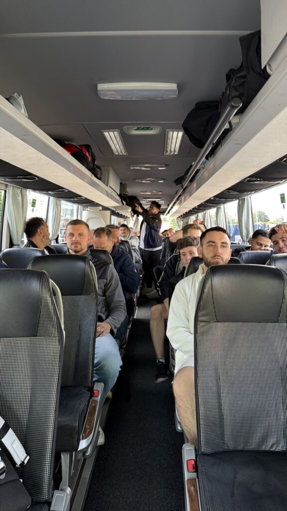 Teamausflug nach Dortmund – Anreise im Reisebus